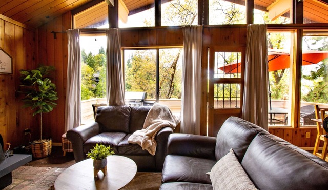 Cabin - Rustic Glam + Game Room + Views +Workspace- Minutes from attractions in Running Springs