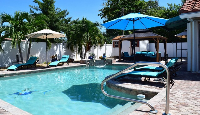 CasaDelray! Your Spacious 5BR Coastal Retreat Just Minutes Away From The BEACH in Delray Beach