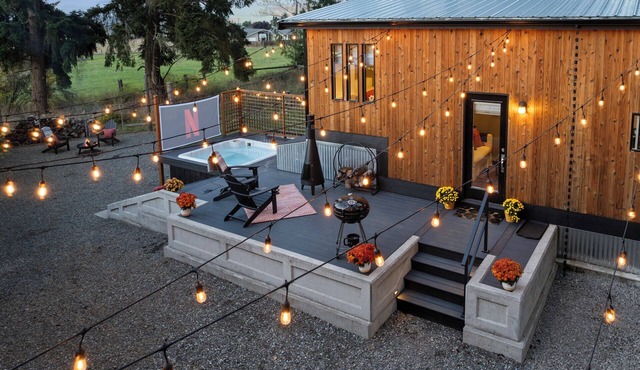 Cedar & Sage Hideaway with Hot Tub, Cinema & Fire Pit in Sequim