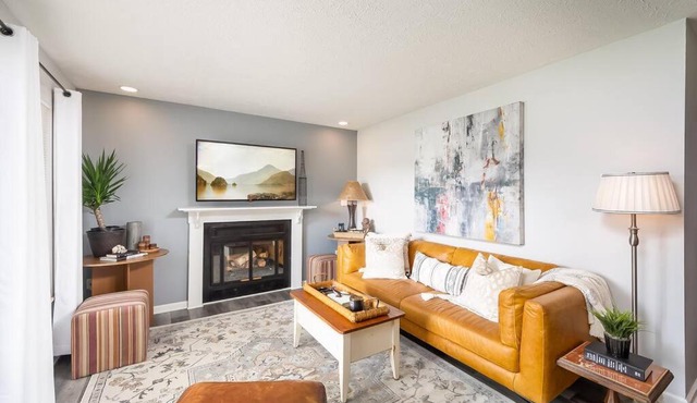 Centrally located designer ranch-style home in Columbus