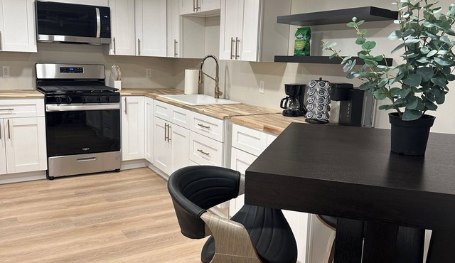 Charming 1-bedroom apartment near St. Thomas, St. Catherine, and Macalester! in Saint Paul