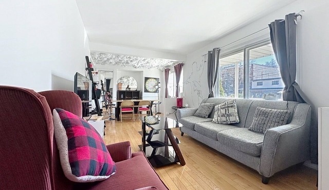 Charming 2-room apartment – ​Close to the Metro in Laval