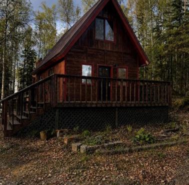Charming Rustic Cabin Retreat with Lake Views & Private Deck Near Big Lake Adventures in Wasilla, Alaska in Wasilla
