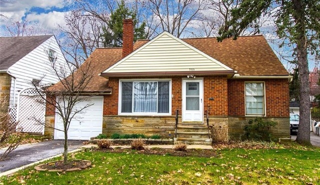 Charming Stone Cottage-20 min to CCF/CWRU/UH in Cleveland Heights