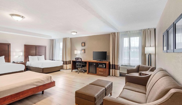 Comfort Inn Splash Harbor in Bellville