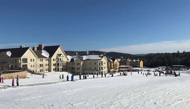 Convenience & location! Direct ski access-1 BR/2BA fully stocked condo at Okemo in Ludlow