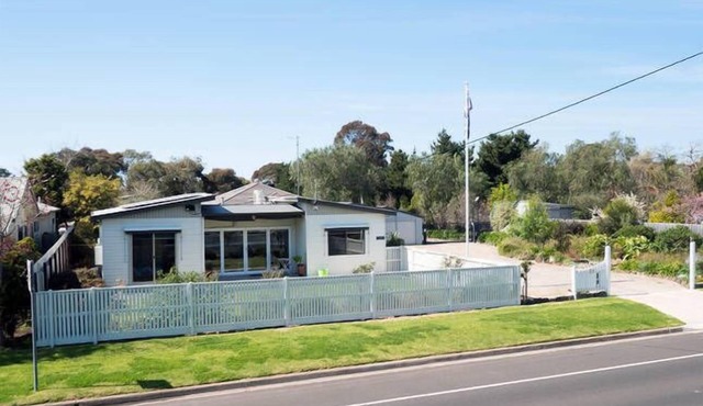 Coppards Rest Geelong in Newcomb