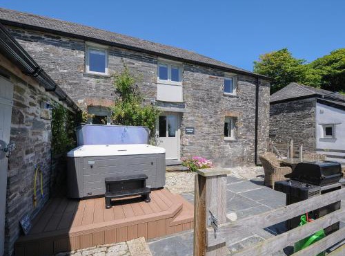 Courtyard Cottage - within the Helland Barton Farm collection in Delabole