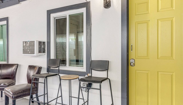 Cozy & Convenient Condo in Compton, Pets Welcome! in Compton