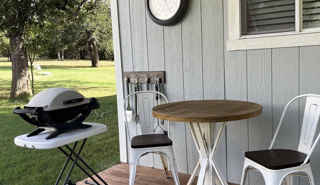 Cozy Guesthouse right outside Austin, TX Near COTA in Cedar Creek