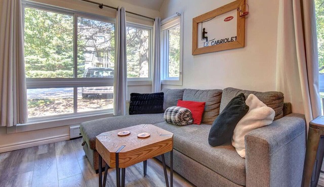 Cozy Lodge in the Mont Tremblant Ski Village in Mont-Tremblant