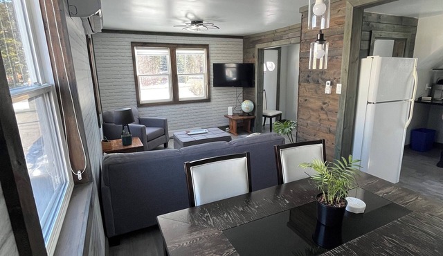 Cozy remodelled house minutes away from hiking trails and Chaleur Bay in Bathurst