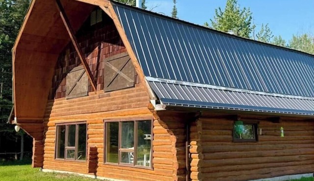 Cozy Rustic Cabin -spacious, golfing, fishing, hiking and ATV trails nearby. in Wetaskiwin County