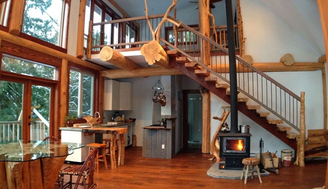 Da cabane , incredible glacier view on private 5 acr. in Squamish
