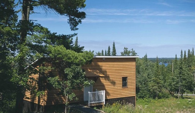 Deer Run Cabin - Lakewood Park Cabins in Kenora
