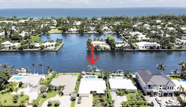 Delray INTRACOASTAL WATERFRONT 3BR, 2.5 baths with SPA AND POOL in Delray Beach