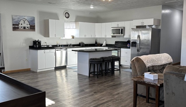 Downtown 2 Bedroom in Stanton in Stanton