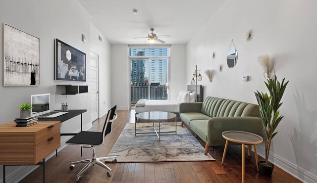 Downtown | Luxury Studio Apt. | Pool | Gym | Great Views in Austin