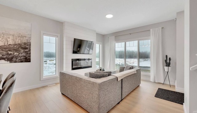 Emerald -3BR Home | Prime Location | Spruce Grove in Spruce Grove