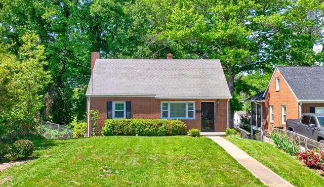 Extended stay: charming 2-bedroom cottage in lovely Charlottesville in Charlottesville