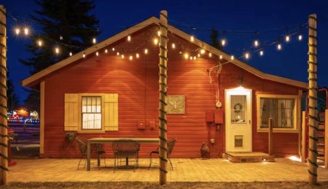 Farmhouse In The Mountains - In The Heart of Town in Woodland Park