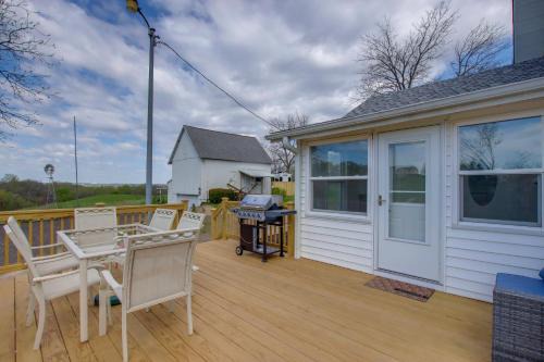 Fire Pit & Amazing Views! 15-Acre Colfax Farmhouse in Colfax