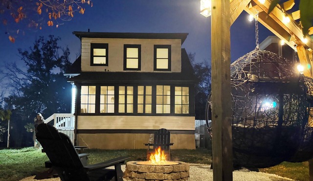 Fire Pit, Sunroom, Hanging Chair, 10mi to city in Cincinnati