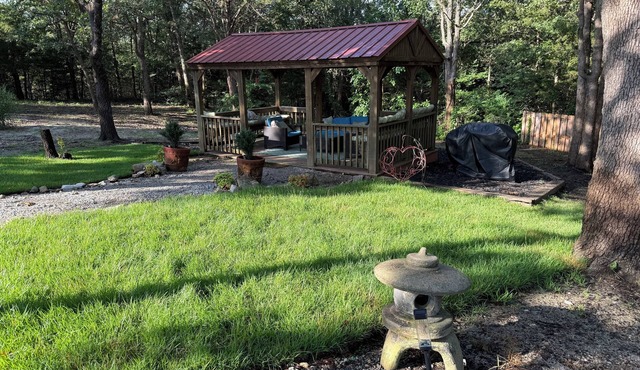 Frigg’s Glamp Studio Cabin- Fall CampFires, Hot Chocolate, and beautiful trails. in Marietta