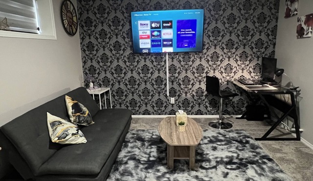 Fully Separate and Private 1Bed 1Bath Guest Legal Suite in Edmonton