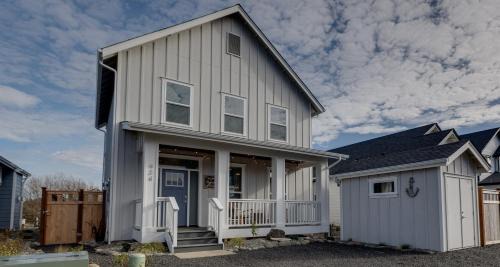 Happiness Beach Cabin in Ocean Shores