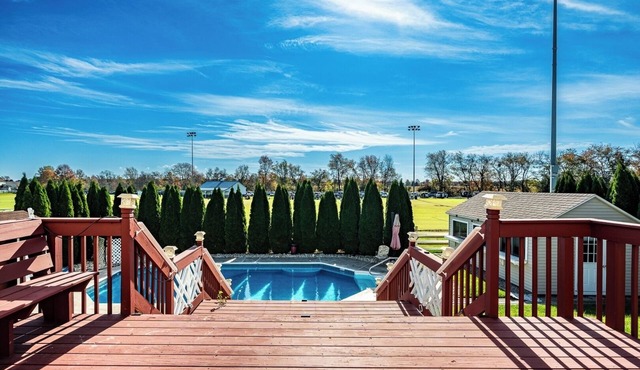 Heated Pool Private Backyard Home Theater in Middletown