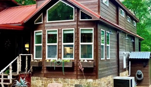 Heavenly Escape into the Forest- Tiny Home at Allen Acres Resort in Edgewood