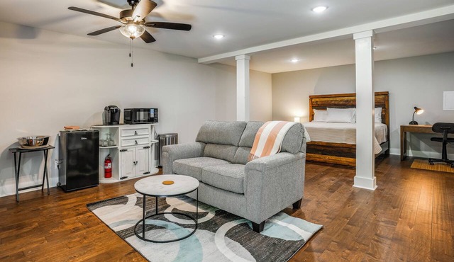 Hilltop Studio Hideaway Near Chattanooga in Middle Valley