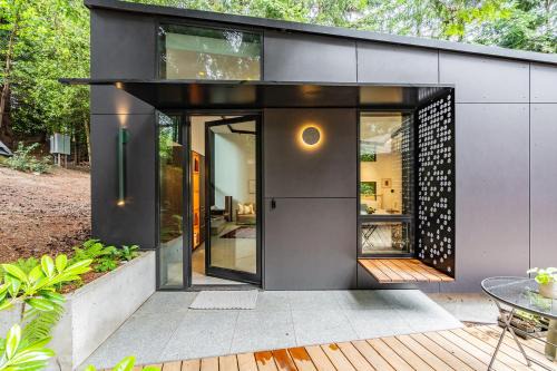 Hip Studio Central Bellevue in Bellevue