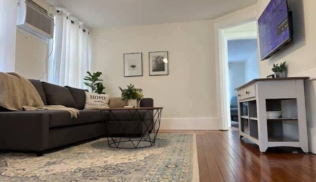 Historic Ludlow Apt B in Covington