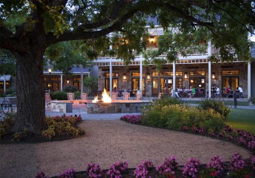 Hyatt Regency Lost Pines Resort and Spa in Cedar Creek