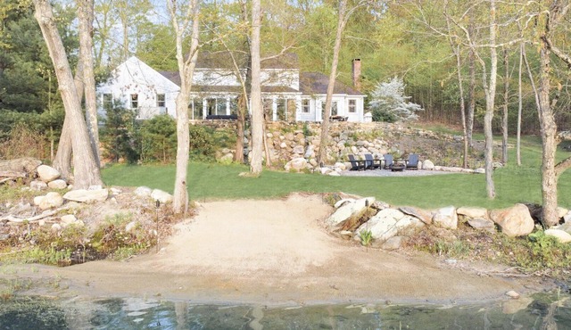 Immaculate waterfront home nestled in the Litchfield hills w/tons of. in Morris
