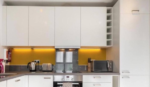 Impeccable 2-Bed Apartment in Reading in Reading