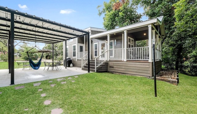 Impressive Tiny House with River Access and Fire Pit in Seguin, Texas in Seguin