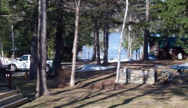 Inviting Lakeside Cottage for You in Embden