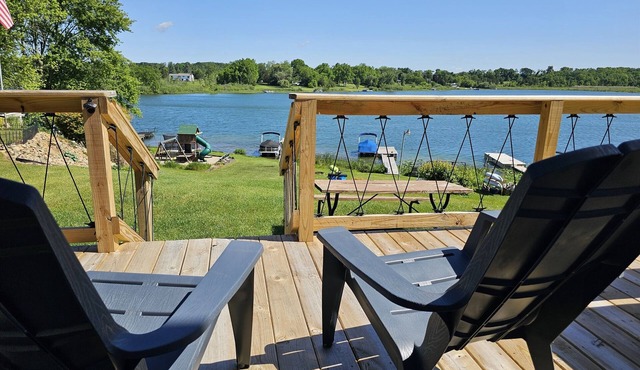 Irish Hills Lakefront Escape | Dock | Swim | Close to MIS in Brooklyn