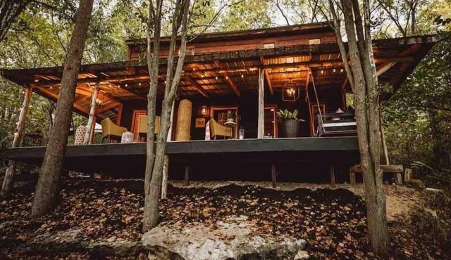 Ivory Gabel Cabin - Top Midwest Stays in Crane