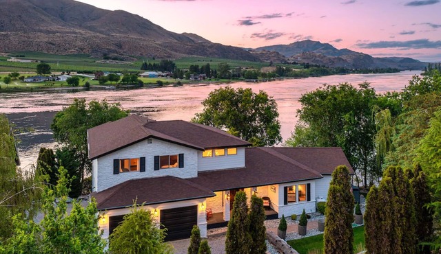 Juniper Hill Columbia River w/Hot Tub & Swim Spa in Douglas County