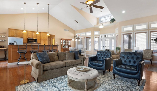 King Suite! Stay & Play Rates! Overlooking 9th fairway at Osage National! in Lake Ozark