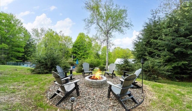 Lake George Mountain Chalet on 2.45 acres, grill & fire pit. in Warrensburg