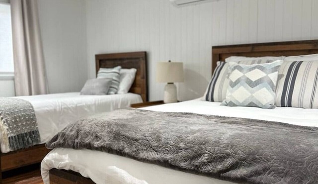 Lakefront Getaway Sparrow Lake Muskoka Beach House in Gravenhurst