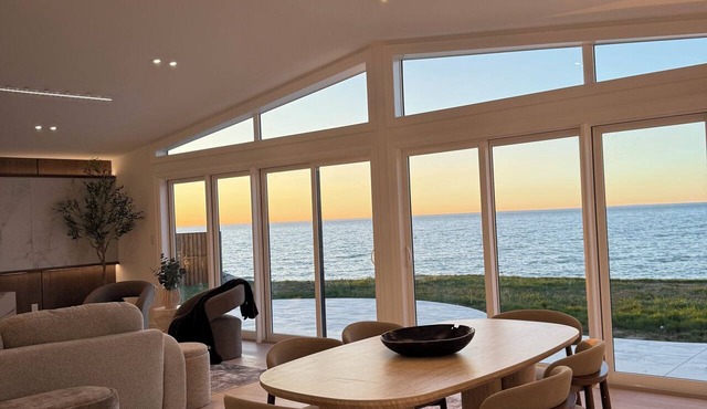 Lakehouse Vineyard, a beautiful home surrounded by water views and vineyards. in Niagara-on-the-Lake
