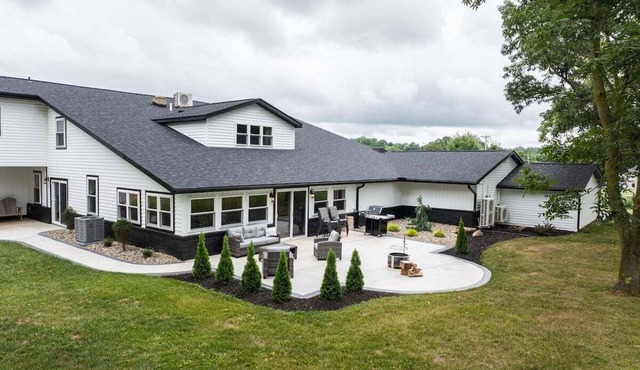 Large Group Retreat w/Indoor Pickleball in Dalton