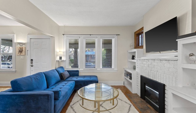 Large Home in Walkerville with Everything you need including a Hot Tub! in Windsor