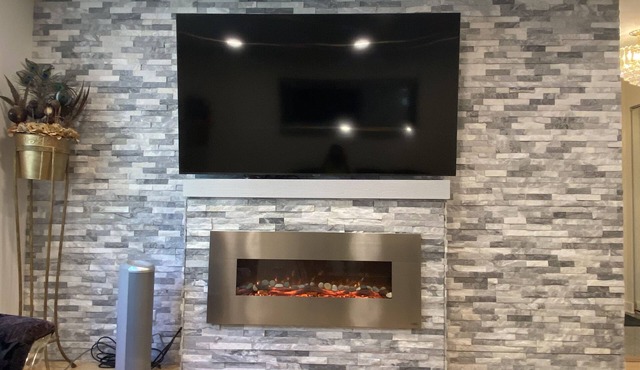 Luxurious 3 bedroom, 1.5 bath house near O'Hare International Airport in Des Plaines